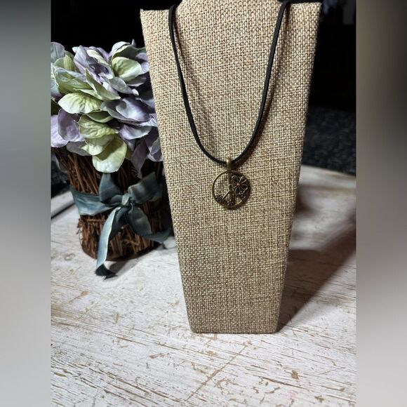 18” Floral Accents Peace Sign Pendant on Black Suede Necklace with Lobster Clas - Picture 1 of 6